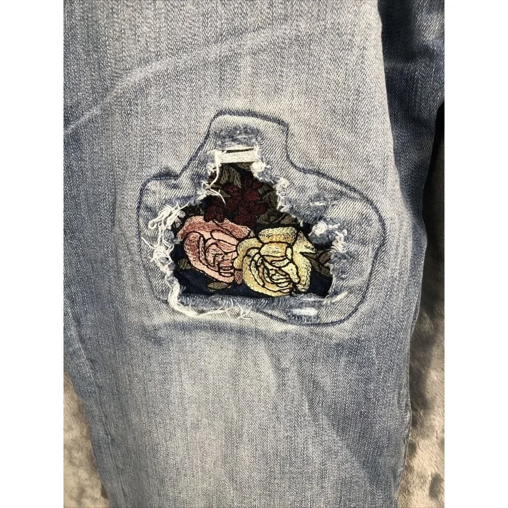 Women’s Jeans Size 24 Distressed Stretch Patches And Roses - Picture 3 of 10